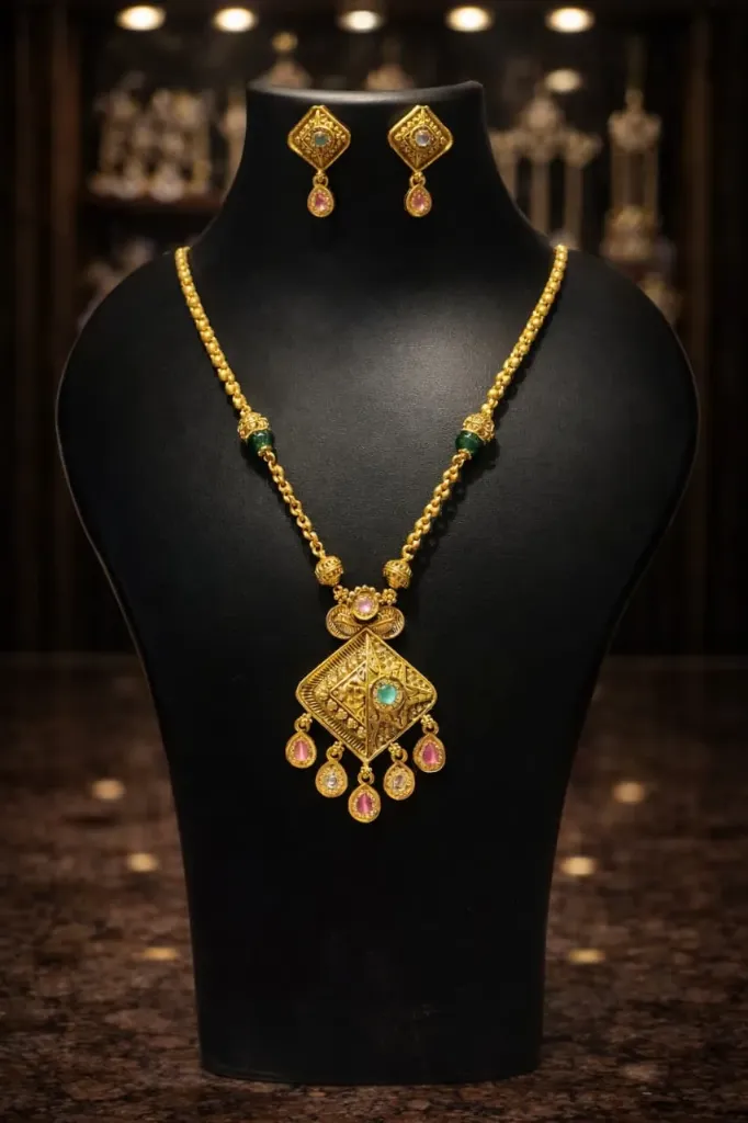 Antique Gold Chain Pendant Set