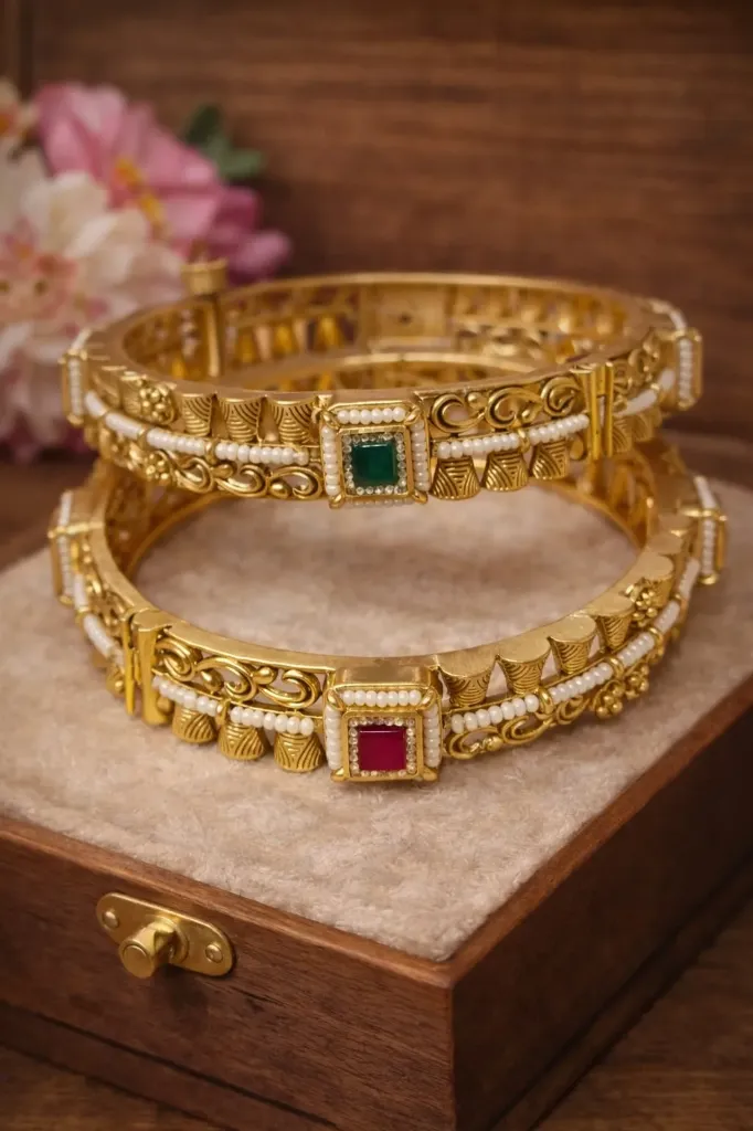 Pearl Kada - Shanti Soundarya Ratlam